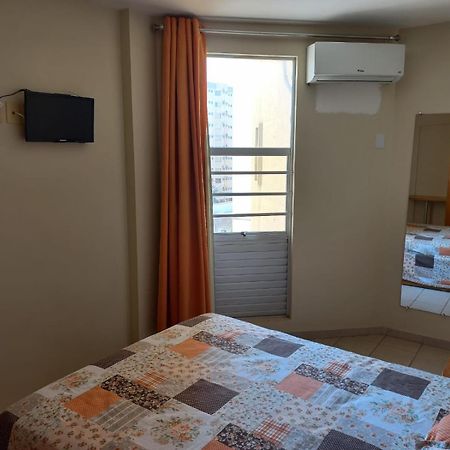Privê das Thermas 01 - Ar Split nos 2 quartos, ventilador na sala, purificador Soft gelada natural Caldas Novas Exterior foto