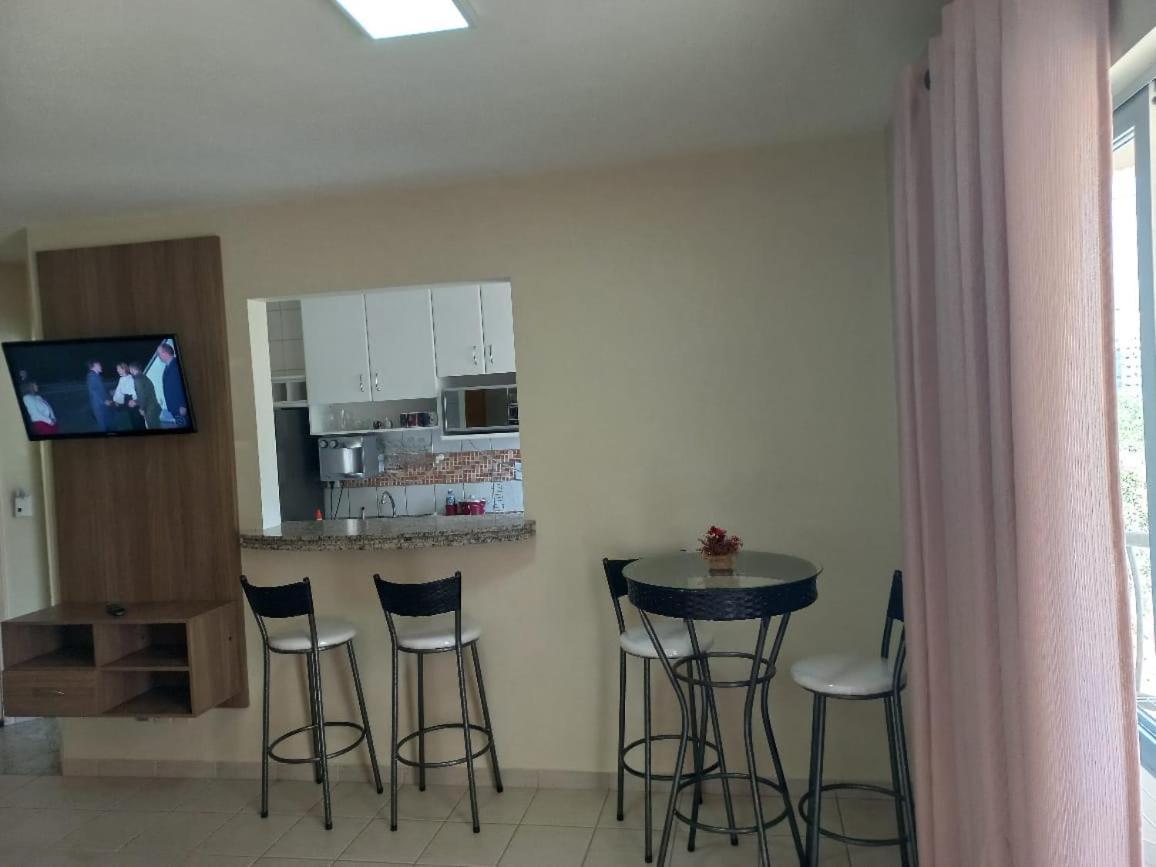 Privê das Thermas 01 - Ar Split nos 2 quartos, ventilador na sala, purificador Soft gelada natural Caldas Novas Exterior foto